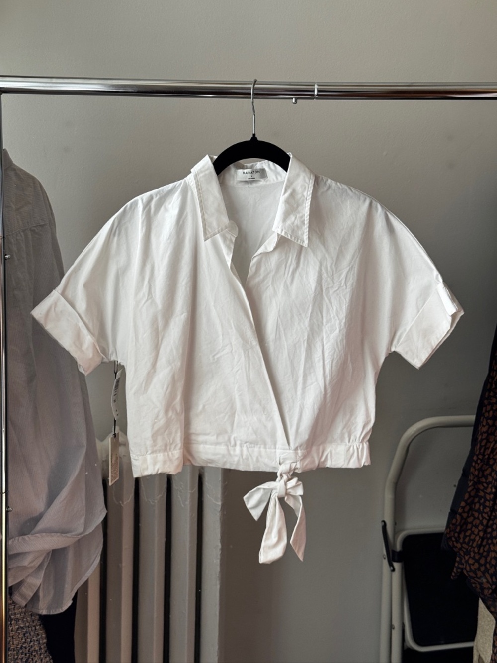 Babaton Cropped Tie Dress Shirt